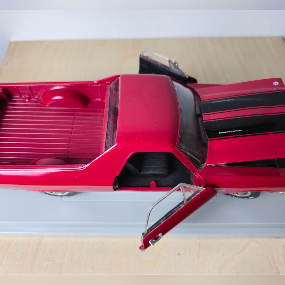 American Muscle '70 El Camino SS454 Model Car - Picture 13 of 16